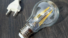 El precio de la luz vuelve a descender - Pixabay