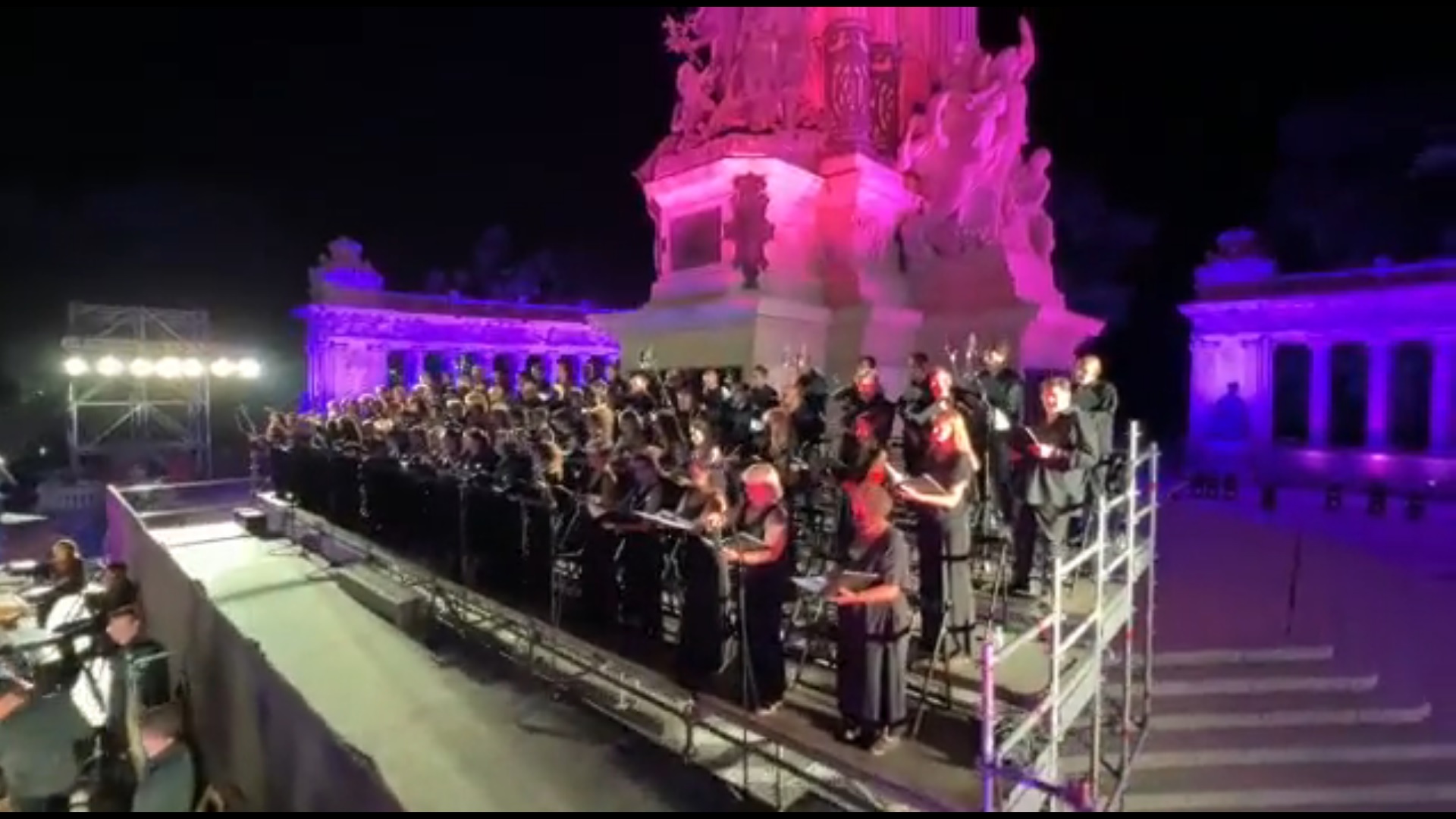 Representación de Carmina Burana en el Parque del Retiro. Ayuntamiento de Madrid.