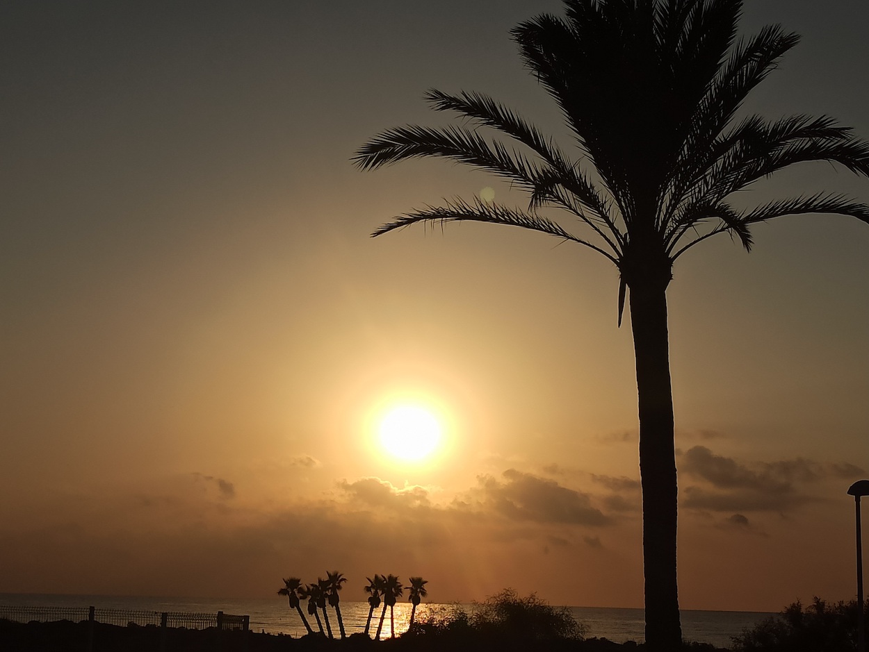 Amanece en una playa de la Comunidad Valenciana- E.P