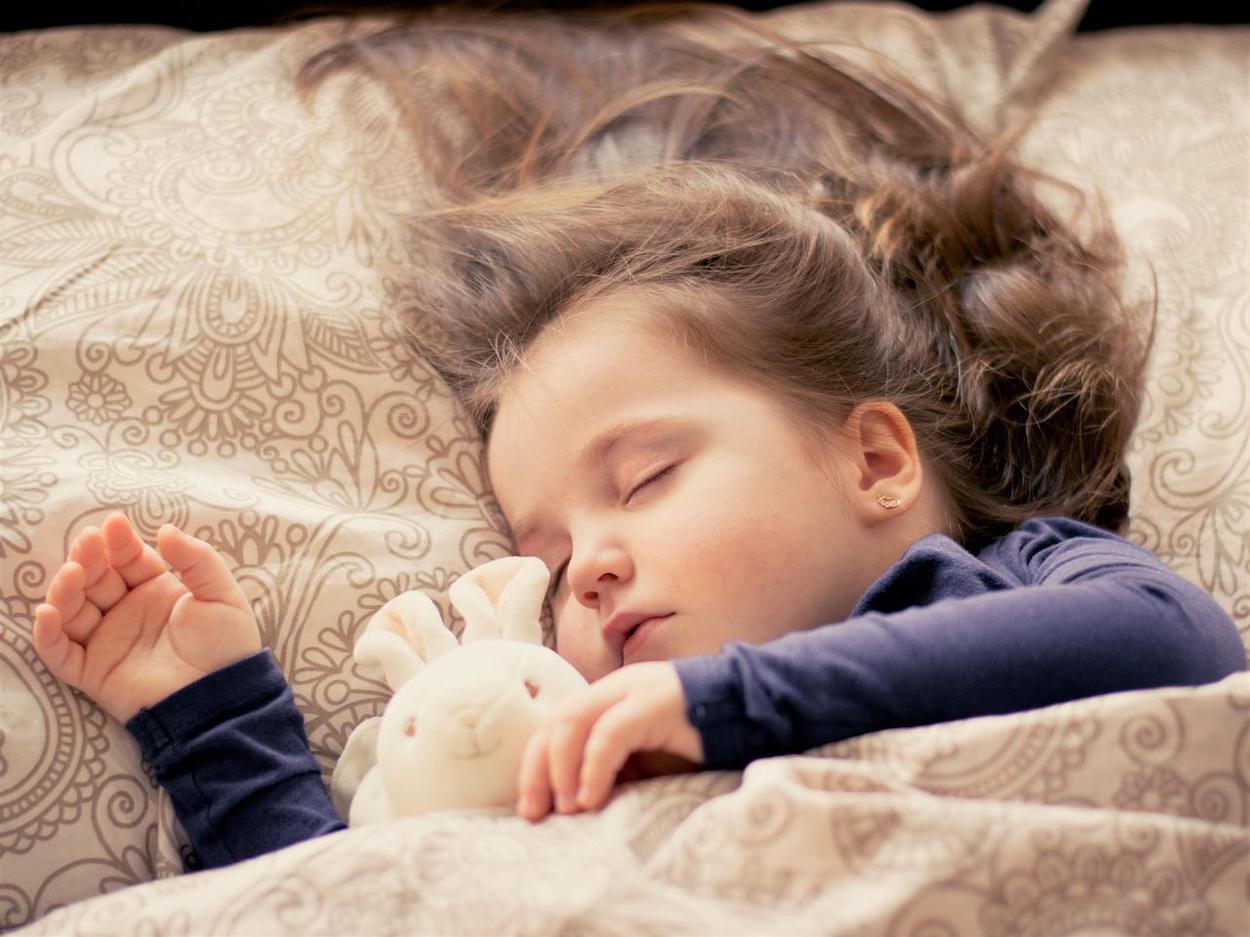 Una niña dormida- Pixabay 