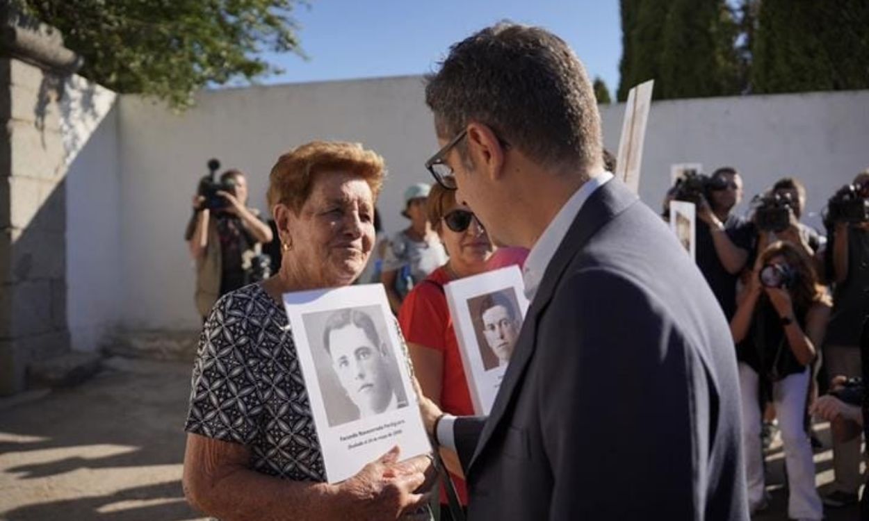 Benita junto al ministro de Presidencia, Félix Bolaños