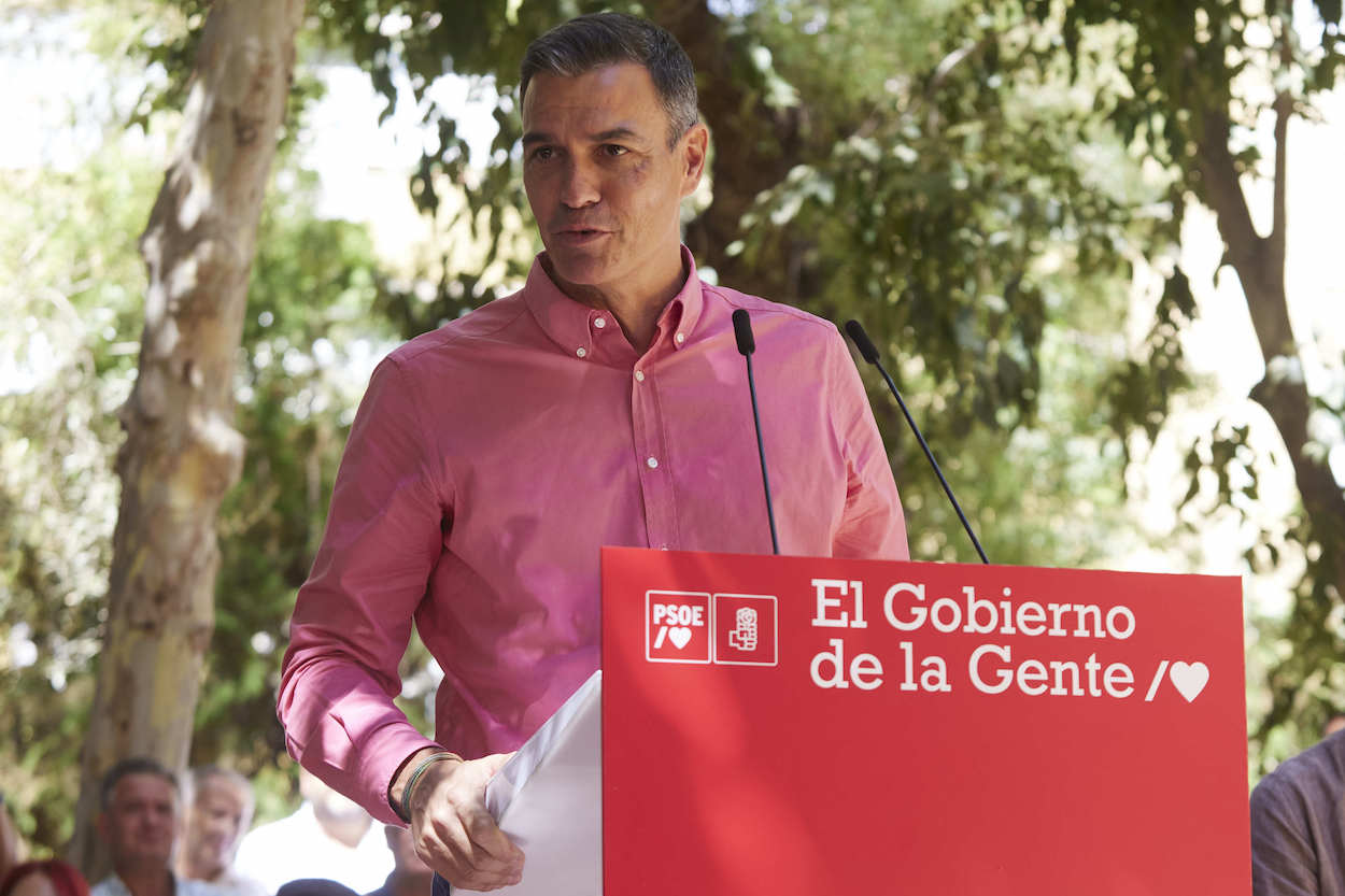 Sánchez inicia en Sevilla una campaña de 30 actos. EP