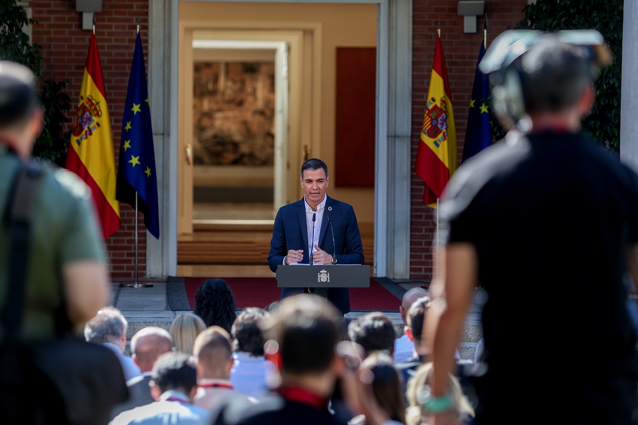 Pedro Sánchez recibe a 50 ciudadanos en La Moncloa. EP