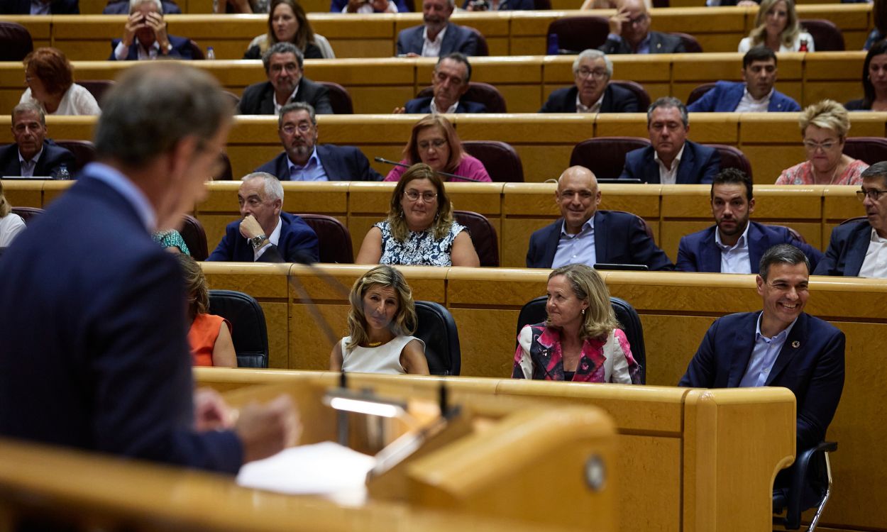 Alberto Núñez Feijóo y Pedro Sánchez en el pleno del Senado el martes 6 de septiembre. EP.