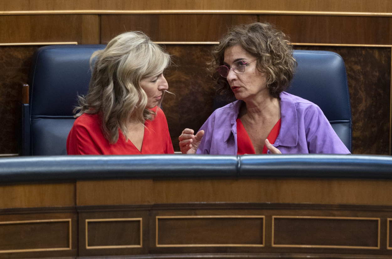 La vicepresidenta segunda, Yolanda Díaz, y la ministra de Hacienda, María Jesús Montero.