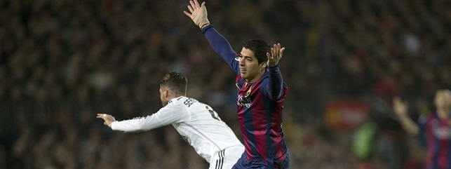 F.C Barcelona y Real Madrid durante uno de los enfrentamientos entre ambos partidos.