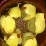 Alcachofas con sobrasada y queso y filetes empanados