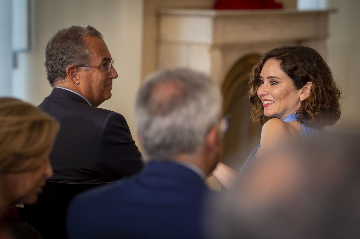 El vicepresidente, consejero de Educación y Universidades de la Comunidad de Madrid, Enrique Ossorio y la presidenta de la Comunidad de Madrid, Isabel Díaz Ayuso. Europa Press