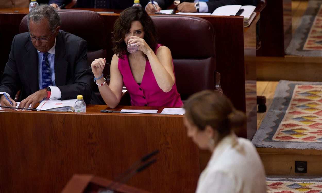 Mónica García, ministra de Sanidad, e Isabel Díaz Ayuso, presidenta de la Comunidad de Madrid