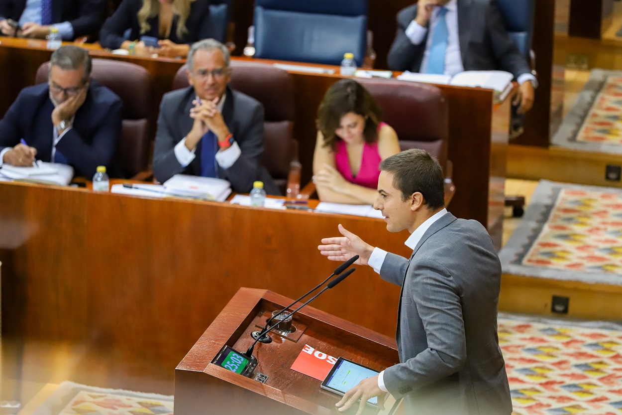 Juan Lobato durante el debate sobre el estado de la región. Fernando Astasio.