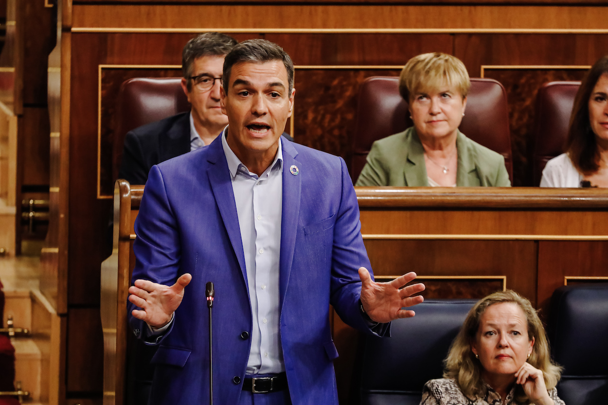 El presidente del Gobierno, Pedro Sánchez, interviene durante una sesión plenaria en el Congreso de los Diputados