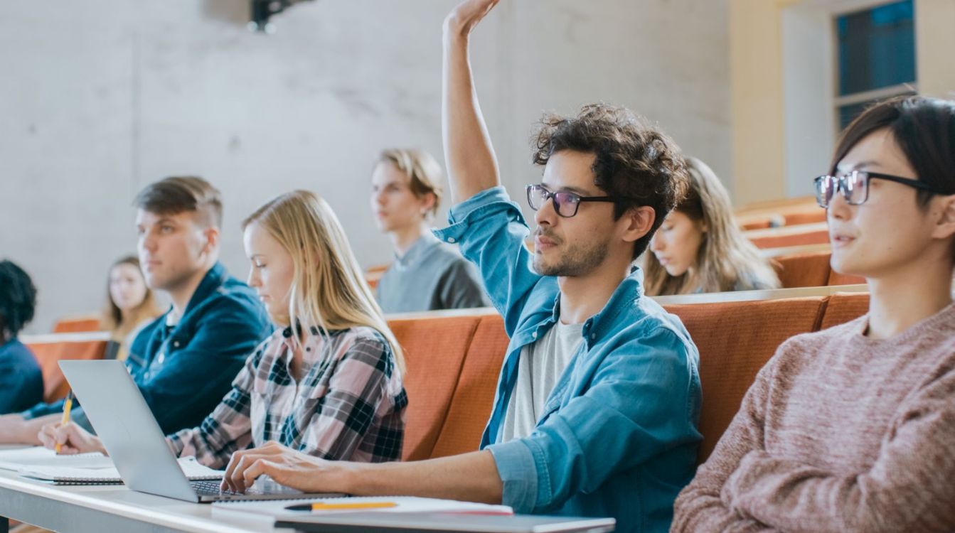 Las Becas Santander han evolucionado para impulsar la formación continua, atendiendo las nuevas necesidades del mercado laboral 