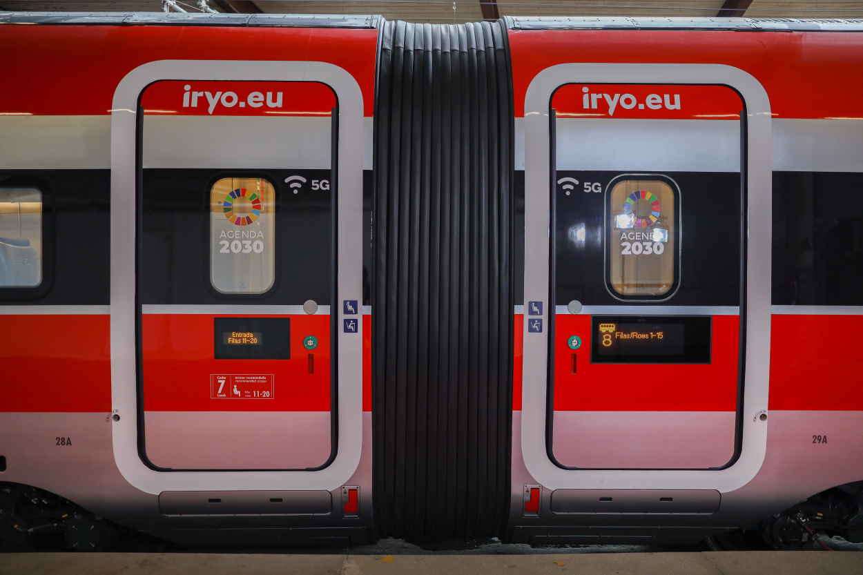 Puertas de los trenes de Iryo. Fotografía Fernando Coto