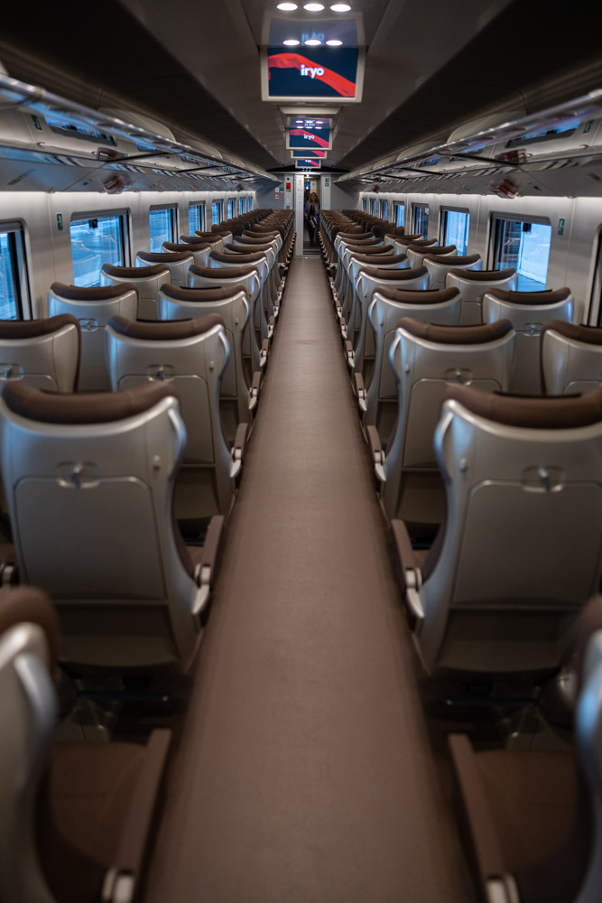 Primera clase en un tren de Iryo en la estación de Atocha de Madrid. Fotografía Fernando Coto