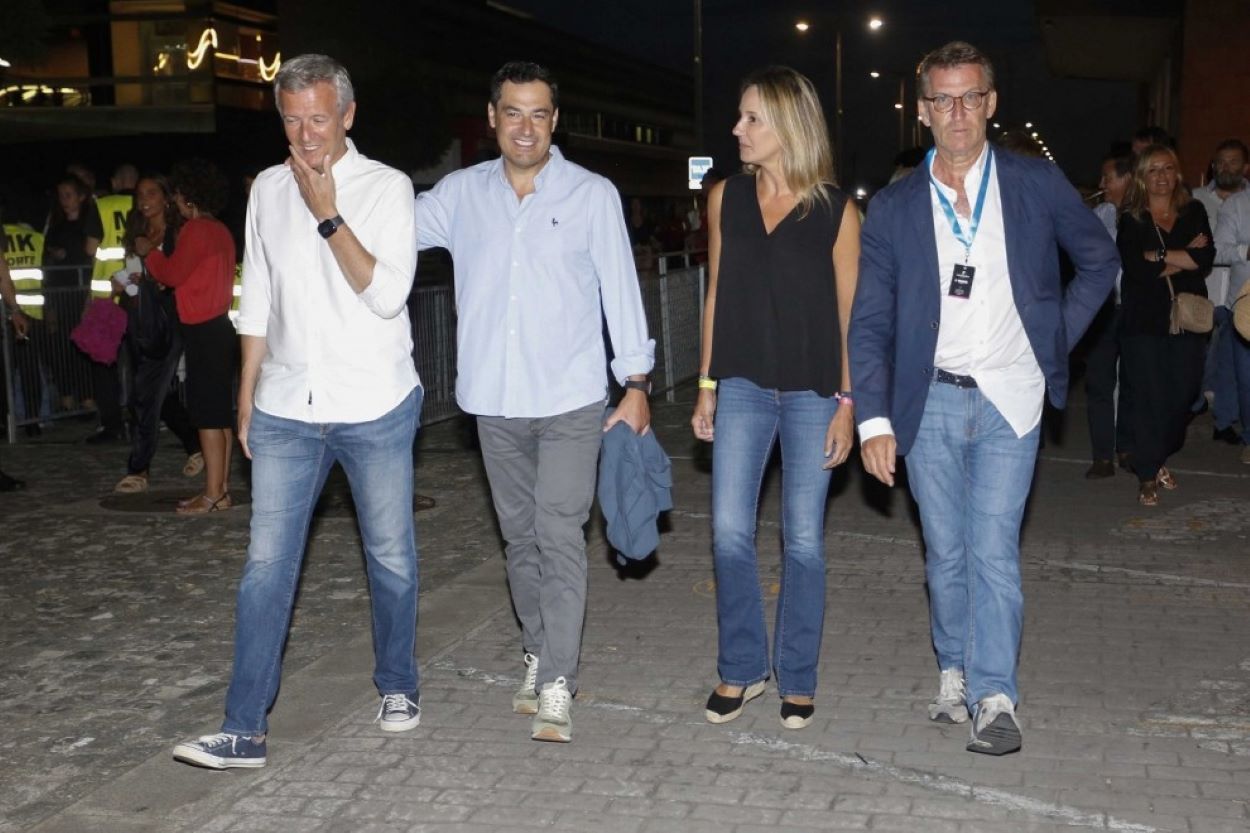 Los presidentes gallego y andaluz, Alfonso Rueda y Juan Manuel Moreno, la dirigente del PP de Vigo Marta Fernández y Alberto Núñez Feijóo. JAVIER VÁZAQUEZ/EP