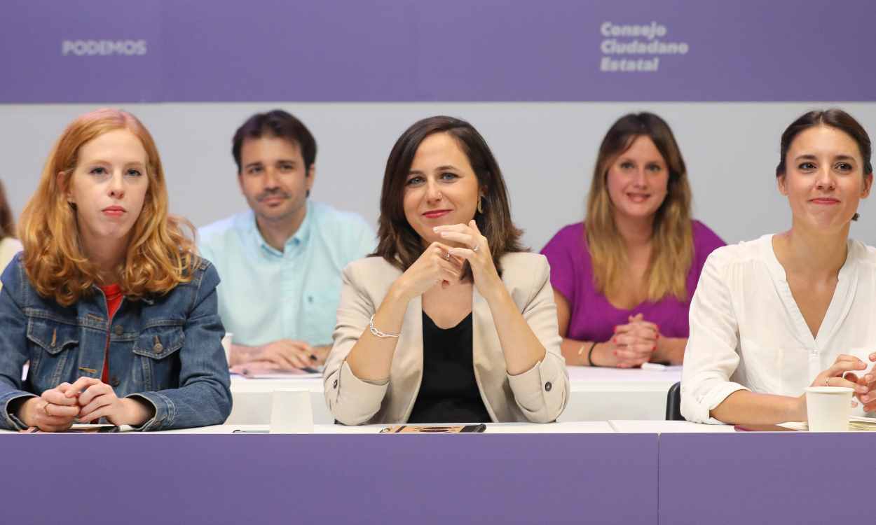 La secretaria de Organización de Podemos, Lilith Verstrynge; la ministra de Derechos Sociales y Agenda 2030, Ione Belarra; y la ministra de Igualdad, Irene Montero; durante la apertura del Consejo Ciudadano Estatal en la se