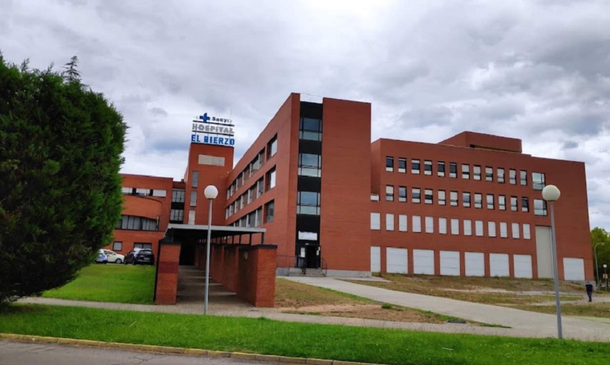 Médicos denuncian la "nefasta gestión" de Mañueco en la Sanidad de CyL. Hospital de El Bierzo. Google