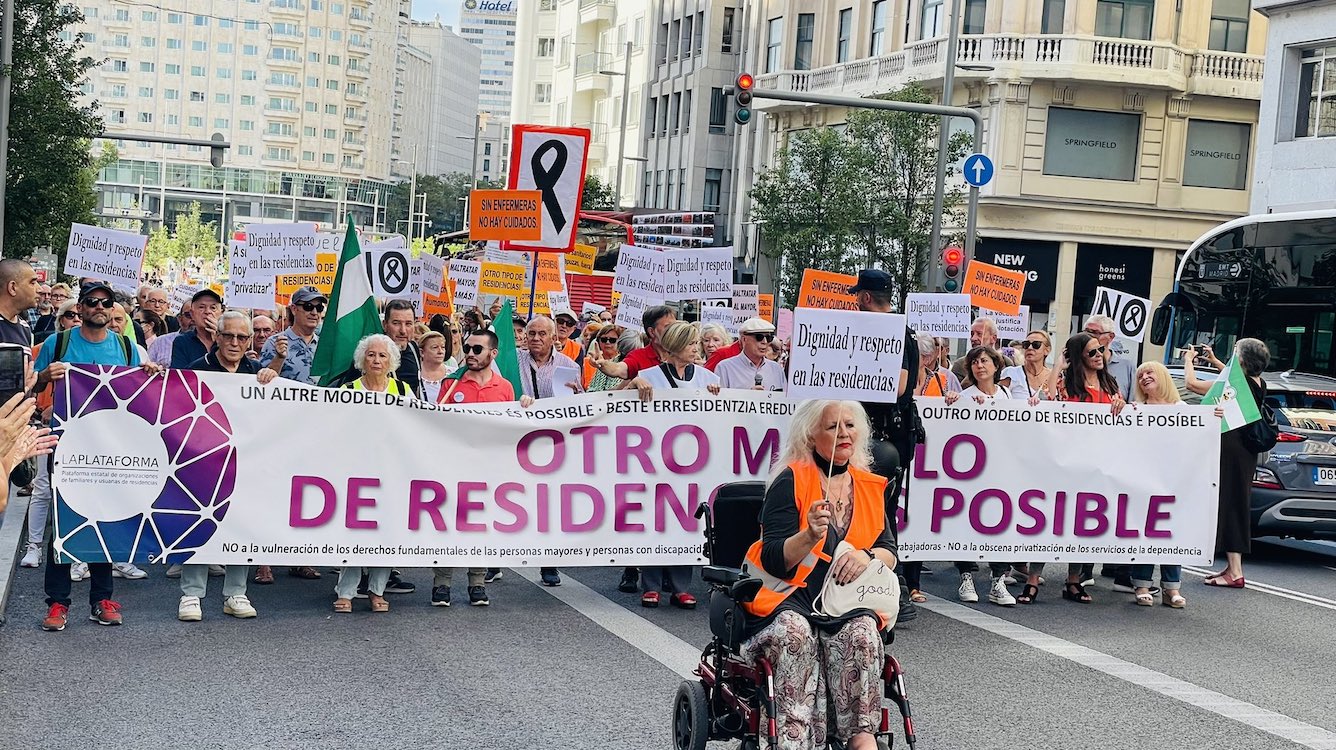 Manifestación en Madrid por otro modelo de residencias. Twitter Alex David Sánchez