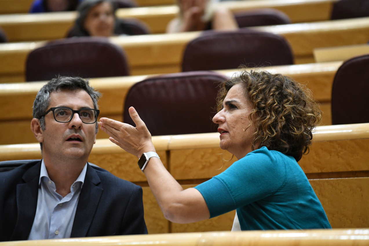 El ministro de la Presidencia, Félix Bolaños, y la ministra de Hacienda, María Jesús Montero, durante una sesión de control al Gobierno en el Senado. Europa Press
