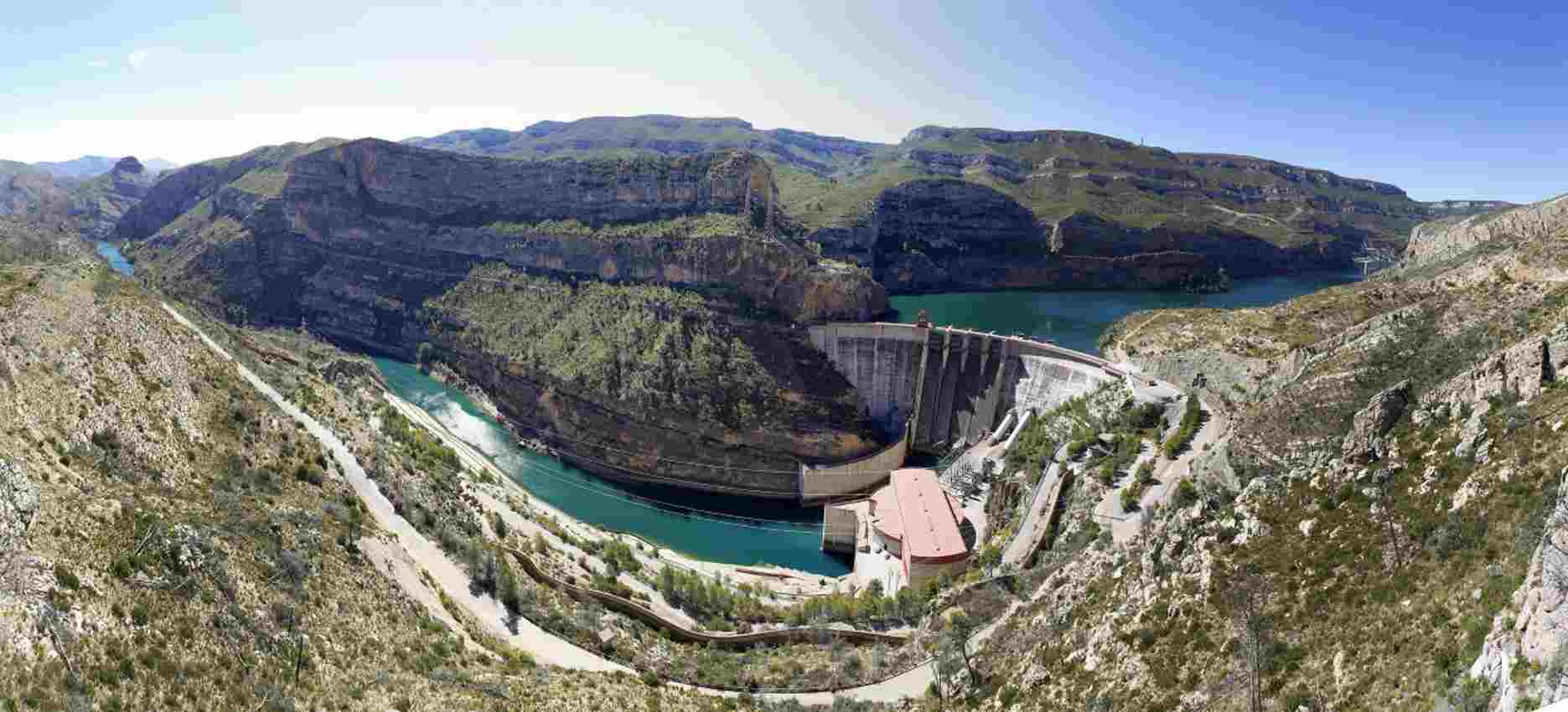 Vista aérea de la central hidroeléctrica de la Muela. Europa Press