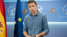 Íñigo Errejón, líder de Más País, en rueda de prensa en el Congreso. EP