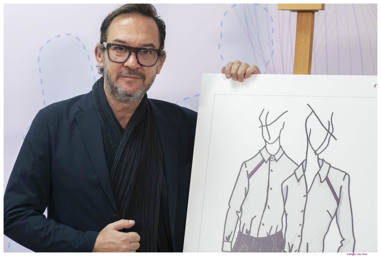 Ulises Mérida, el diseñador de los nuevos uniformes de Renfe Ulises Mérida, el diseñador de los nuevos uniformes de Renfe