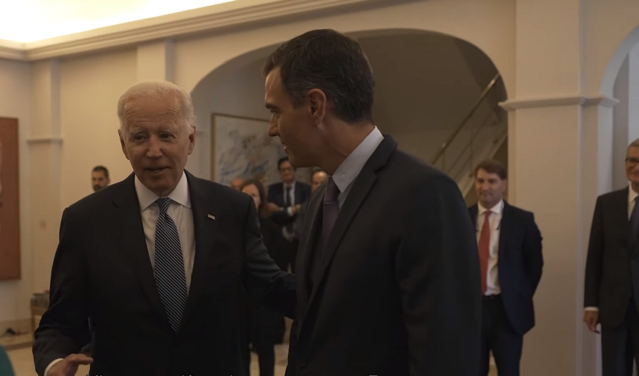 Joe Biden y Pedro Sánchez, durante un fotograma de 'Moncloa'.