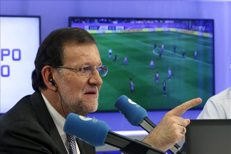 Rajoy no convence ni como comentarista deportivo:  "No hay mejor defensa que una buena defensa"