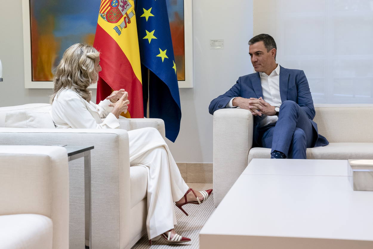 El presidente del Gobierno, Pedro Sánchez, y la vicepresidenta segunda y ministra de Trabajo, Yolanda Díaz. EP