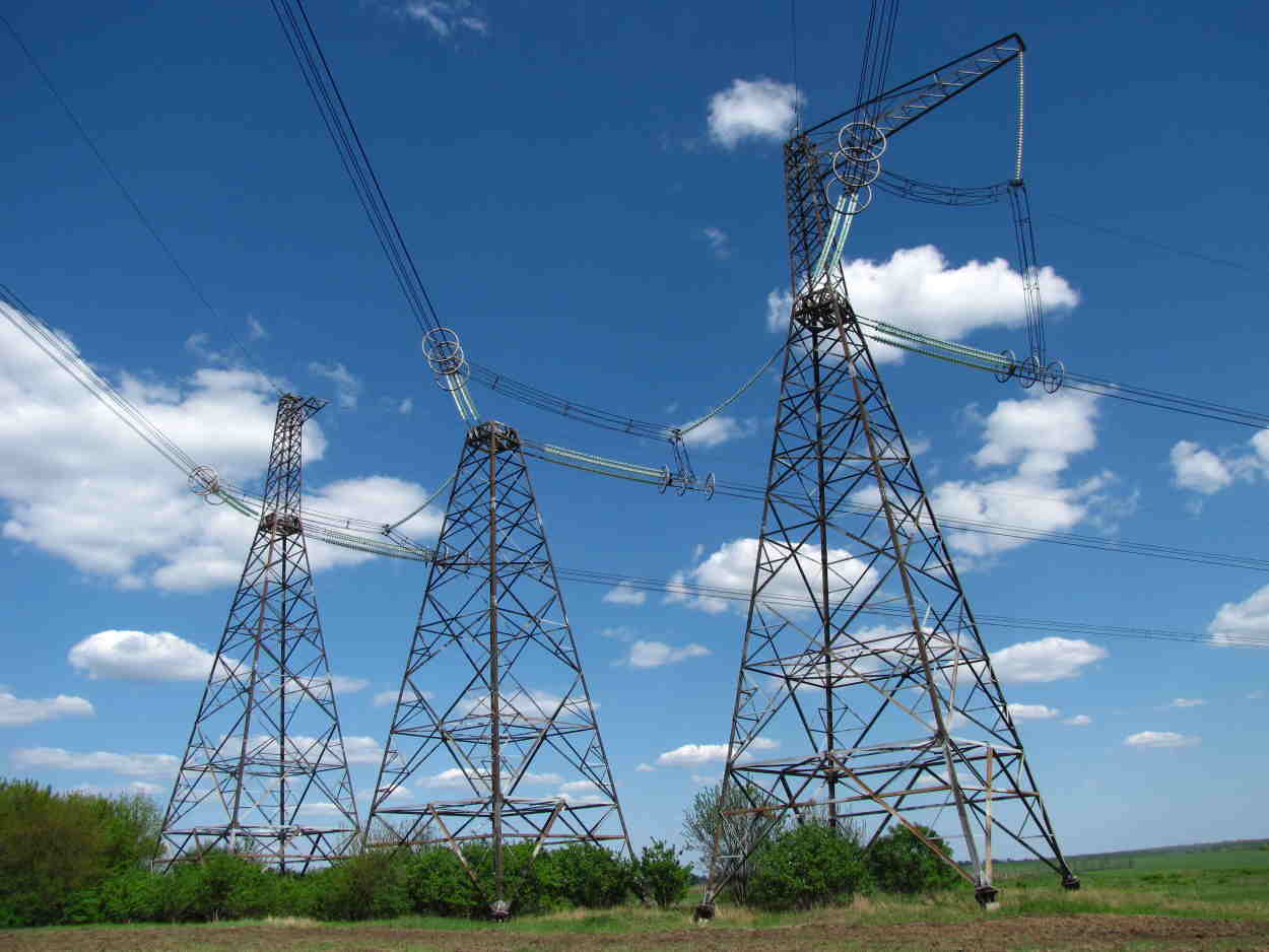 Torres suministradoras de energía eléctrica. Europa Press