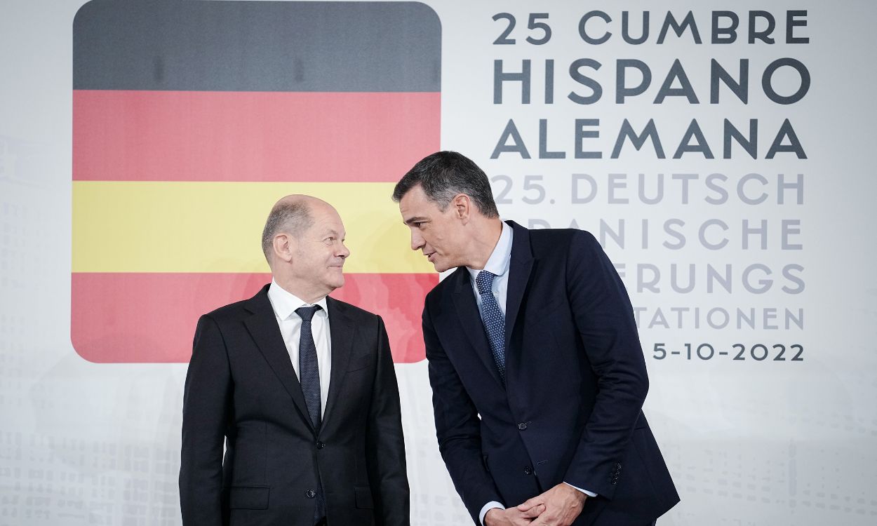 El presidente de España, Pedro Sánchez, y el canciller de Alemania, Olaf Scholz, en A Coruña. EP.