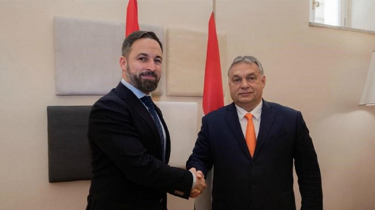 Los líderes de extrema derecha Santiago Abascal y Viktor Orban en una imagen de archivo