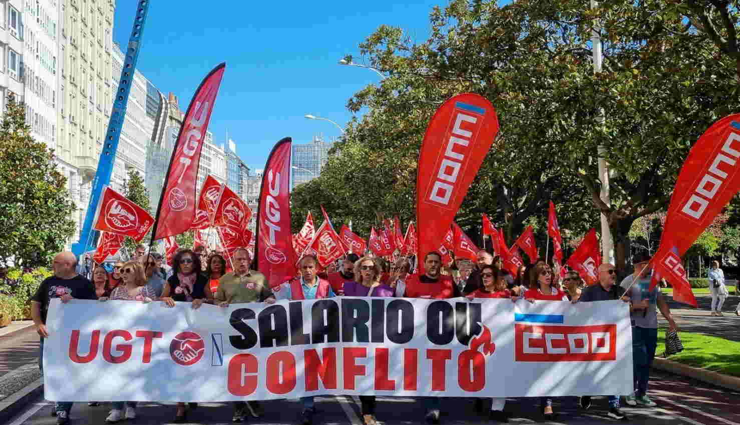 Manifestación de los sindicatos en A Coruña exigiendo una subida salarial. Europa Press