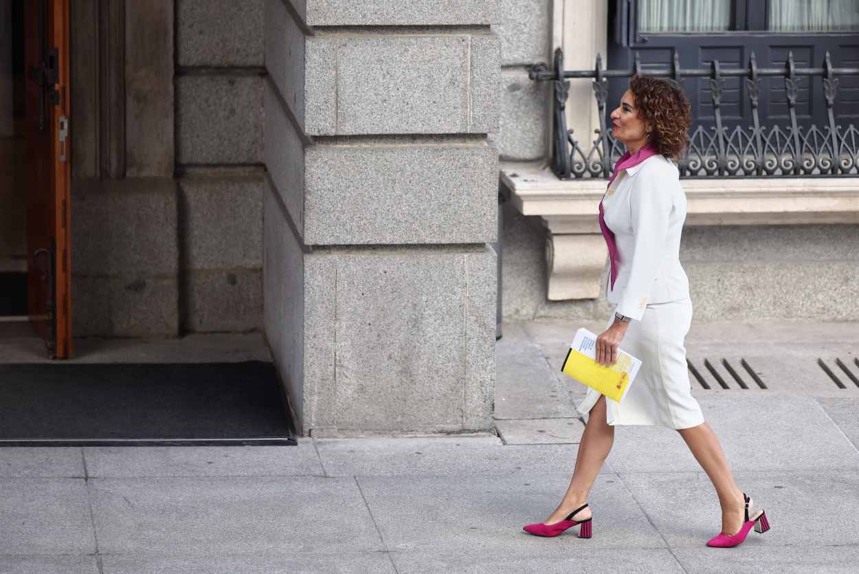 La ministra de Hacienda, María Jesús Montero, a su llegada a la presentación del Proyecto de Ley de los Presupuestos Generales del Estado para 2023