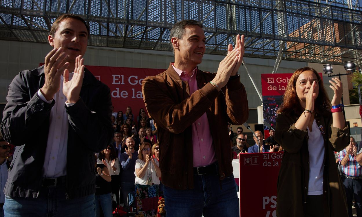 El candidato del partido socialista a la presidencia de la Comunidad de Madrid, Juan Lobato; el presidente del Gobierno y secretario general del PSOE, Pedro Sánchez; y la alcaldesa de Getafe, Sara Hernández Barroso