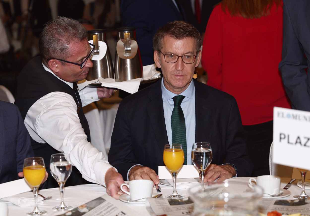 El presidente del PP, Alberto Núñez Feijóo, durante el encuentro del ciclo ‘Cita con El Mundo’, en el Hotel Westin Palace