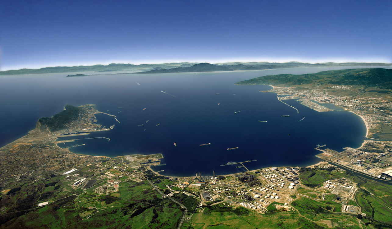 Bahía de Algeciras, cerca del parque renovable de Cepsa