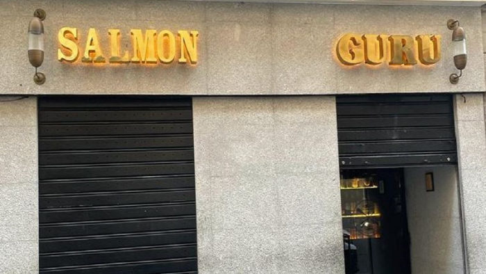 Salmón Gurú, exterior