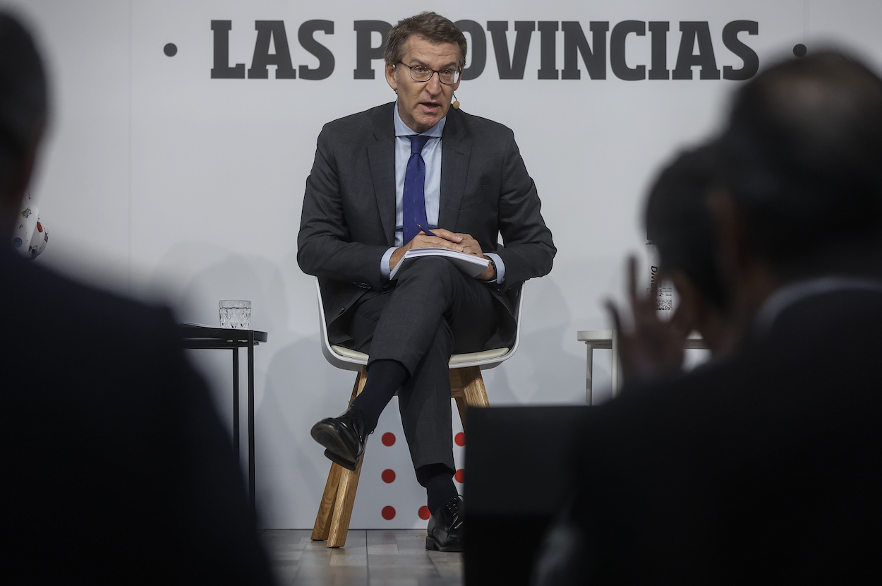 El presidente del Partido Popular, Alberto Núñez Feijóo, interviene durante el encuentro sobre Los Retos del Futuro del diario 'Las Provincias'