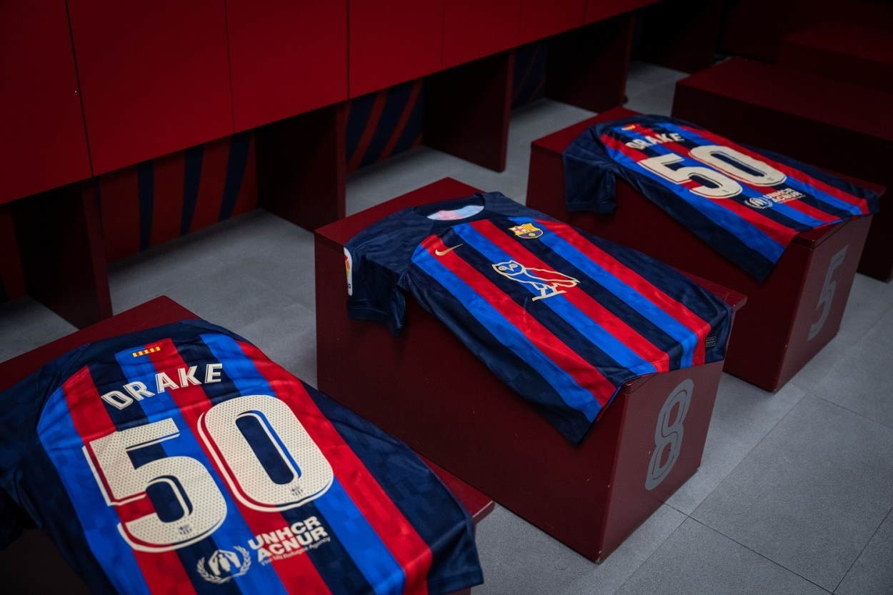 El Barcelona lucirá el búho de Drake en su camiseta del Clásico contra el Madrid. FC Barcelona
