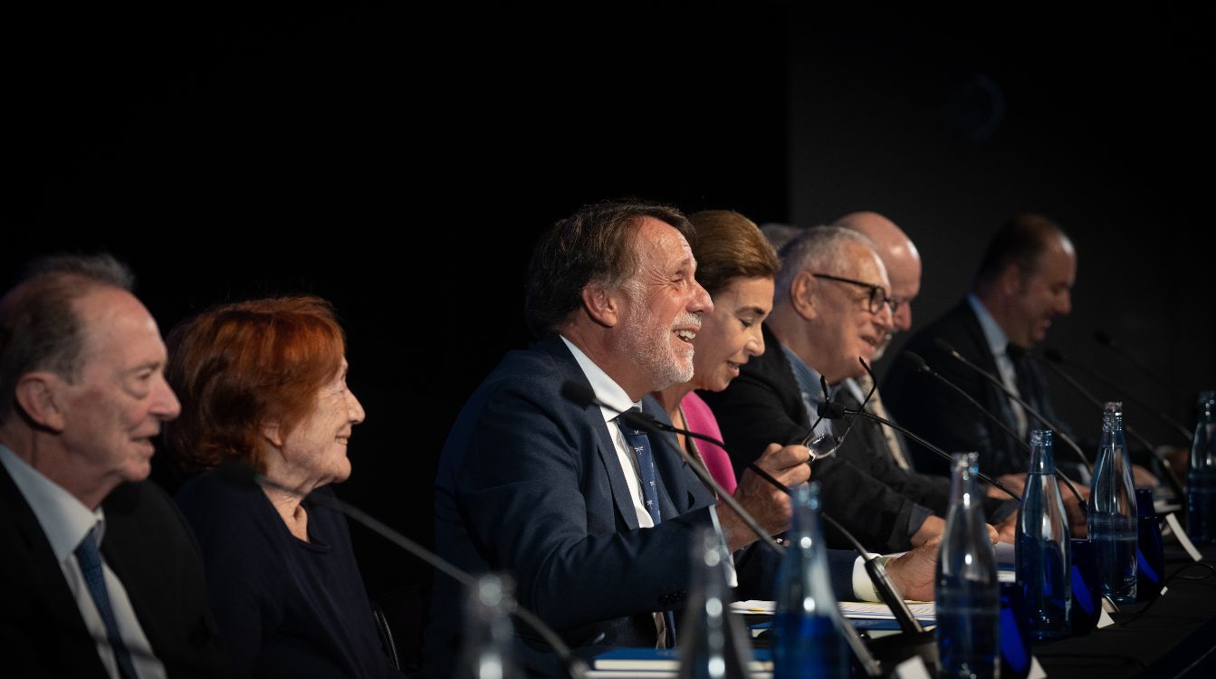 El presidente del Grupo Planeta, José Creuheras, durante la rueda de prensa anterior a la LXXI entrega Premio Planeta, en Casa Llotja de Mar, a 15 de octubre de 2022, en Barcelona, Cataluña, (España) Foto EP