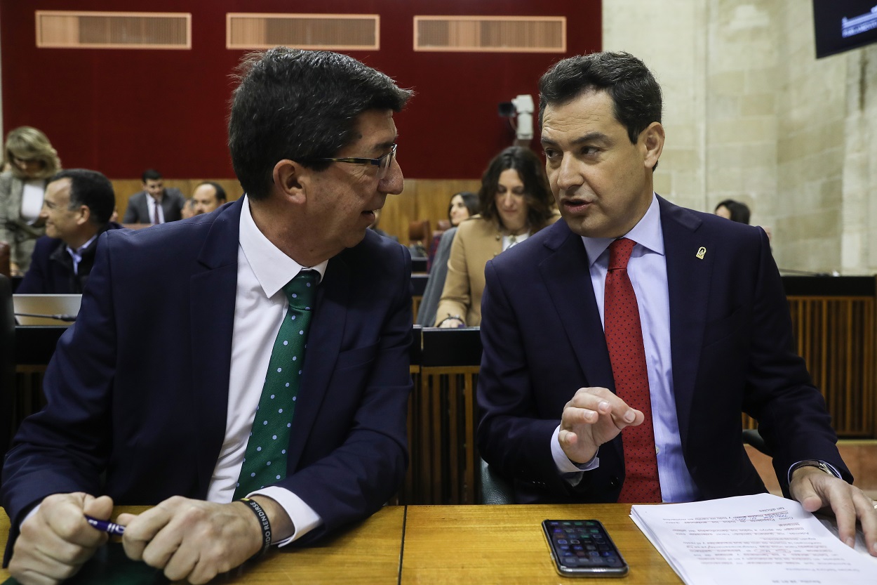 Juan Marín (izquierda) y Juanma Moreno Bonilla, en una imagen de archivo. EP.