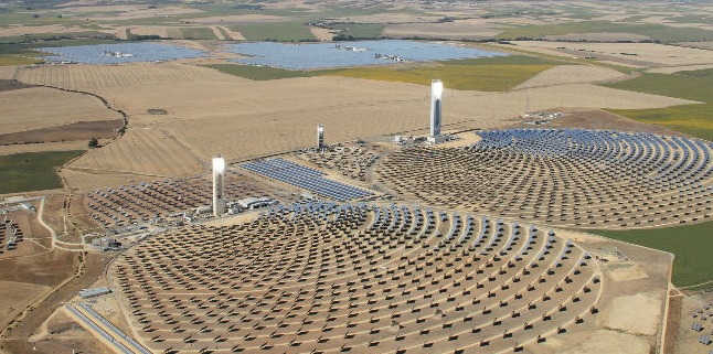 Plataforma solar de Abengoa en Sanlucar la Mayor