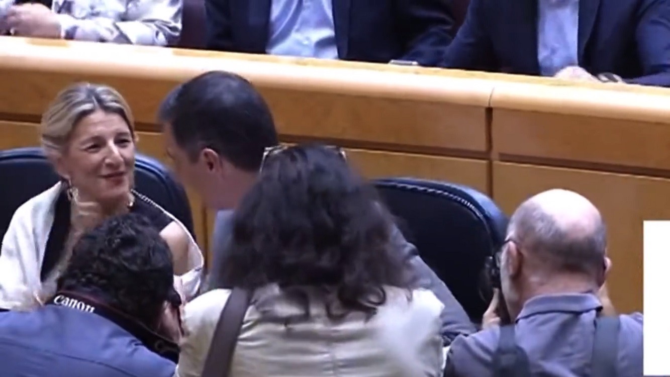 Yolanda Díaz y Pedro Sánchez antes del cara a cara entre Sánchez y Feijóo. EP.