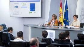La vicepresidenta tercera y ministra para la Transición Ecológica y el Reto Demográfico, Teresa Ribera, y la portavoz del Gobierno, Isabel Rodríguez, en una rueda de prensa posterior a la reunión del Consejo de Ministros. Europa Press