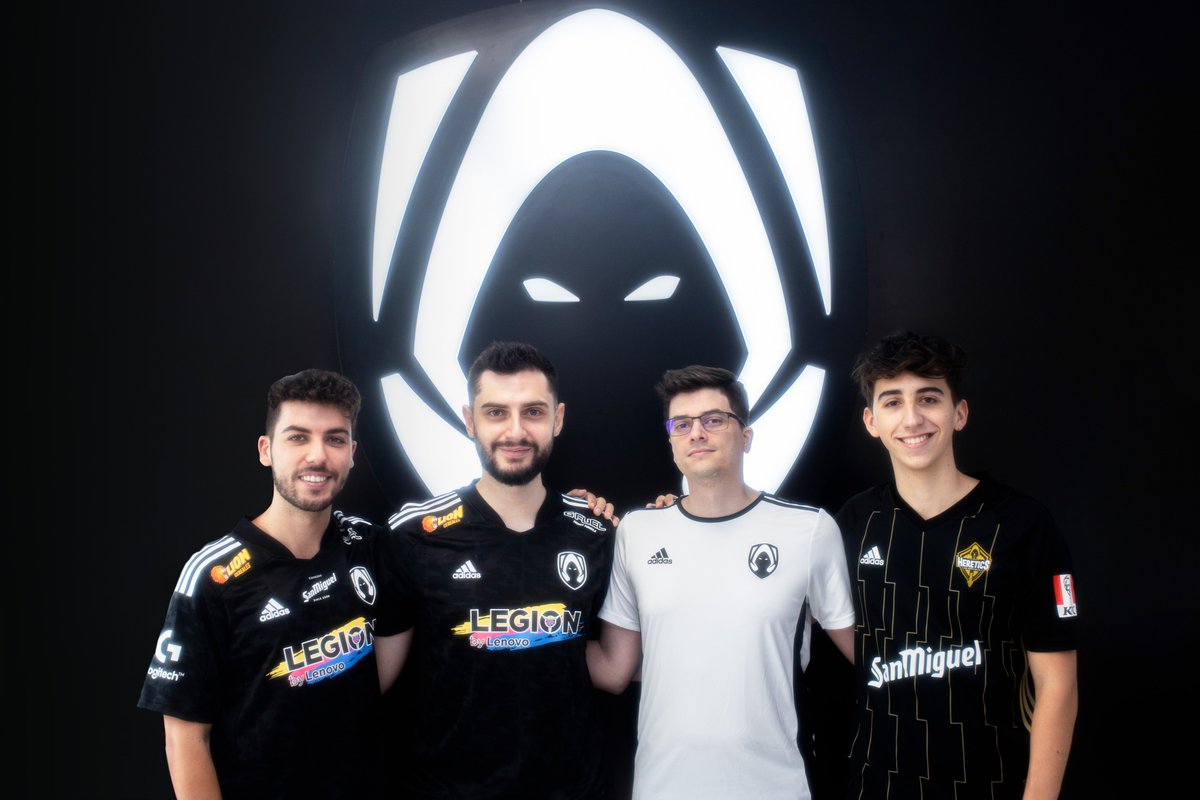 (De izquierda a derecha) Werlyb, Mixwell, lowel y Goorgo en la foto oficial de la presentación de El Profesor