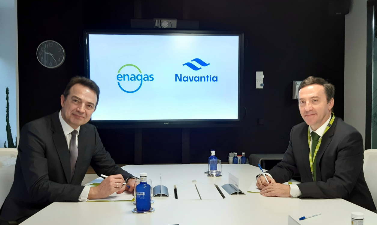El consejero delegado de Enagás, Arturo Gonzalo, y el presidente de Navantia, Ricardo Domínguez