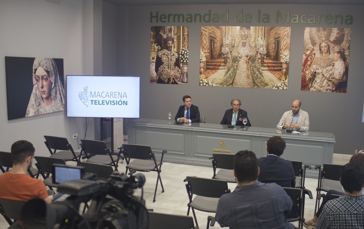 Presentación ayer de Macarena Televisión, el nuevo medio 'online' de la Hermandad. HDAD. DE LA MACARENA