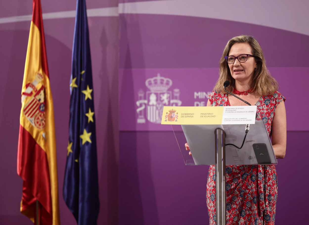 La delegada del Gobierno contra la Violencia de Género, Victoria Rosell, comparece ante los medios, en la sede del Ministerio de Igualdad