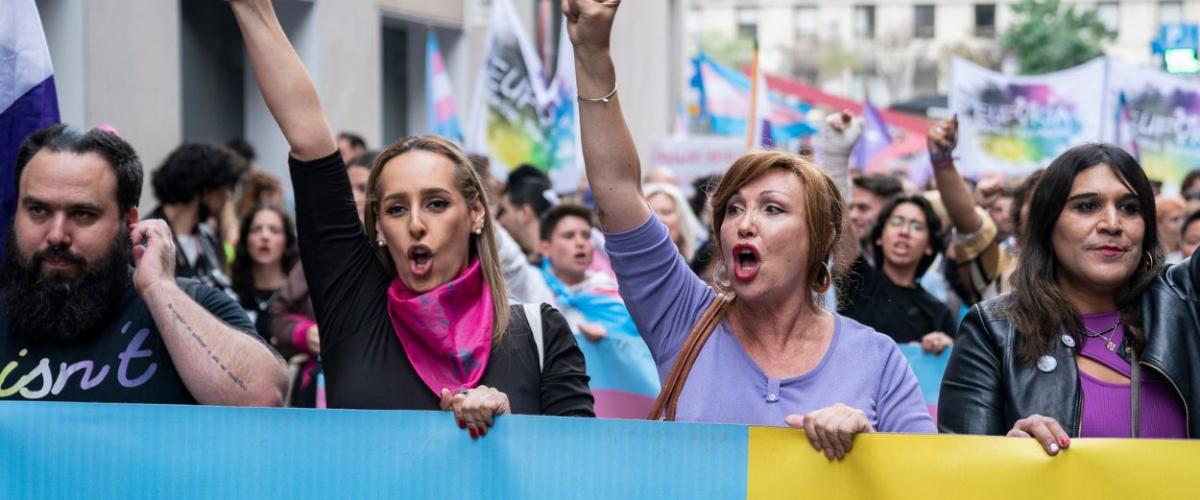 Centenares de personas muestran su apoyo a la Ley Trans en Madrid